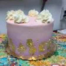 drip cake decoration